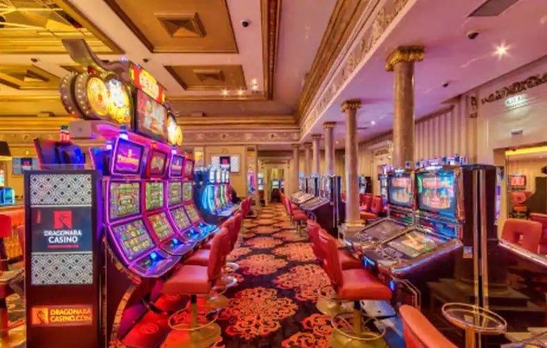 Antarmuka aplikasi mobile vg78 menampilkan meja kasino langsung dan menu sportsbook